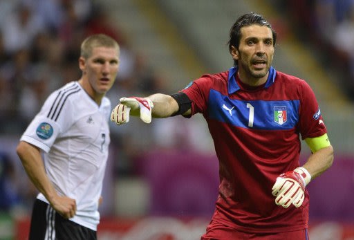 صور من مباراة الدور قبل النهائي ليورو 2012 بين إيطاليا وألمانيا 000-Par7199899-jpg_201505