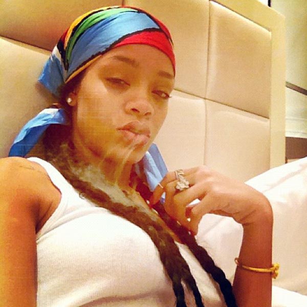 Rihanna Tweets Sexy Pic From Bed  Tempting Chris Brown?
