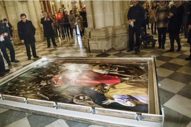 &#39;El Expolio&#39; del Greco en la Catedral Primada de Toledo, a donde ha llegado poco después de las cinco de la tarde, tras ser restaurada en el Museo del Prado. EFE