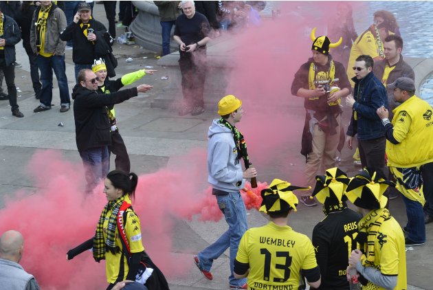 Borussia Dortmund supporters gather in Trafalgar Square in central London