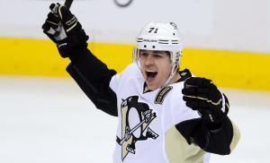 Pittsburgh Penguins' Evgeni Malkin, of Russia, …