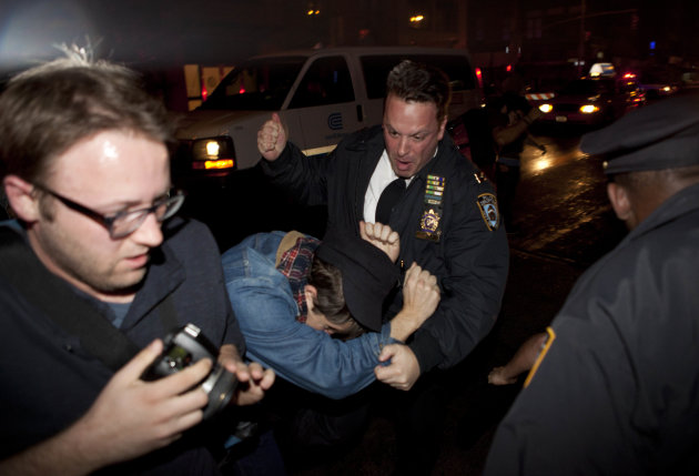 Judge upholds eviction of Wall Street protesters - Yahoo! News