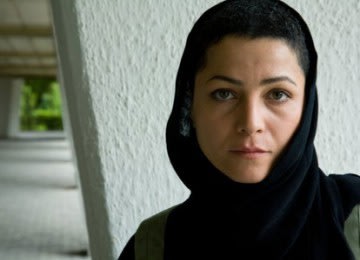 Aktris Iran Dihukum Setahun Penjara dan 90 Cambukan Marzieh-vafamehr-_111010155643-801