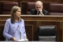 La ministra de Sanidad, Ana Mato, interviene en la sesión de control al Ejecutivo, en el Congreso de los Diputados. EFE/Archivo