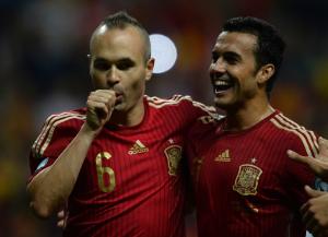 Spain midfielder Andres Iniesta (L) celebrates with&nbsp;&hellip;