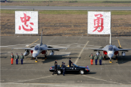 空軍第443聯隊16日舉行「翔展專案」接裝典禮，總統馬英九先生前往校閱官兵的壯盛軍容。（軍聞社記者方正攝）
