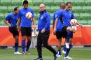 Jordan football coach Ray Wilkins (centre) oversees training on January 15, 2015 ahead of his side's Asian Cup clash against Palestine