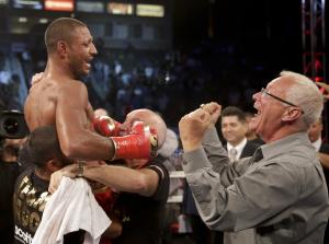 Brook edges Porter, claims IBF welterweight title