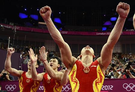 الصين تحرز ذهبية فرق الرجال بالجمباز الاولمبي واليابان في المركز الثاني 2012-07-30T183949Z_2_ACAE86T1FI900_RTROPTP_2_OEGSP-OLY-GYMNSTCS-MZ3