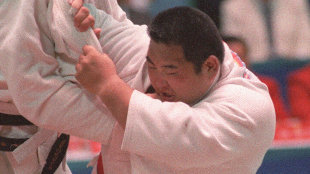 於一九八四年和一九八八年連續兩次獲得奧運重量級柔道冠軍的日本柔道王齋藤仁。
