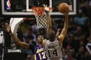 Los San Antonio Spurs vencieron este domingo a Los Angeles Lakers.
