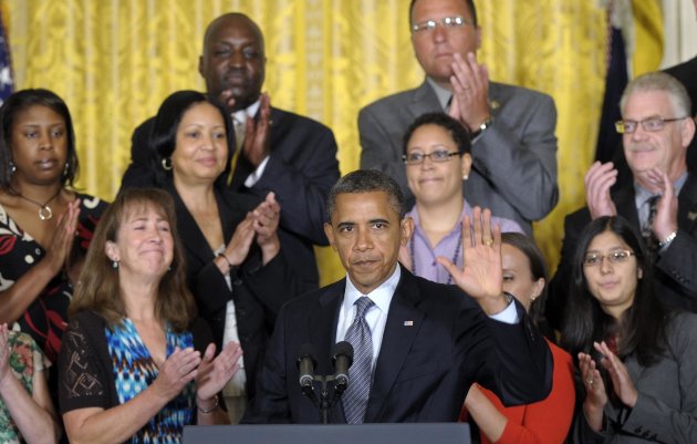 Obama pushing extension of middle-class tax cuts - Yahoo! News