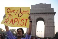 Indiano pede pena de morte para estupradores