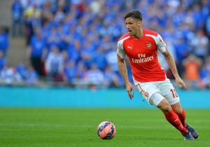 Arsenal&#39;s French striker Olivier Giroud runs with&nbsp;&hellip;