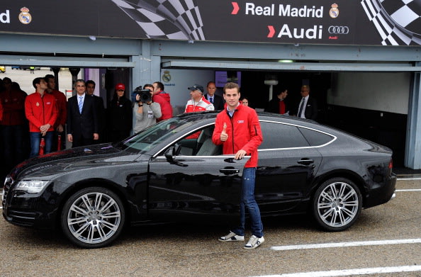 بالصور: نجوم ريال مدريد يختبرون سيارتهم الفارهة الجديدة أودي 155819727-8-jpg_184226