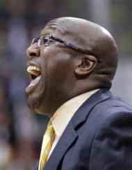 Los Angeles Lakers coach Mike Brown shouts to his team in the fourth quarter of NBA basketball game against the Utah Jazz on Wednesday, Nov. 7, 2012, in Salt Lake City. The Jazz defeated the Lakers 95-86. (AP Photo/Rick Bowmer)