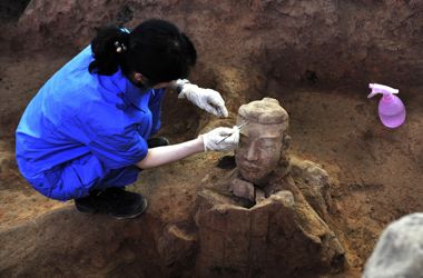 Chinese Farmers Discovered The Terracotta Warrior