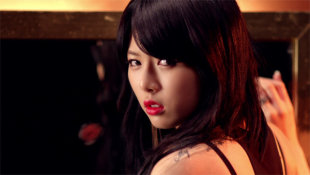 [News] [230512] HyunA sở hữu đôi môi được thèm muốn nhất HyunA_s__h_u___i_m_i-19f463c0d7db274adb01ab146763c689