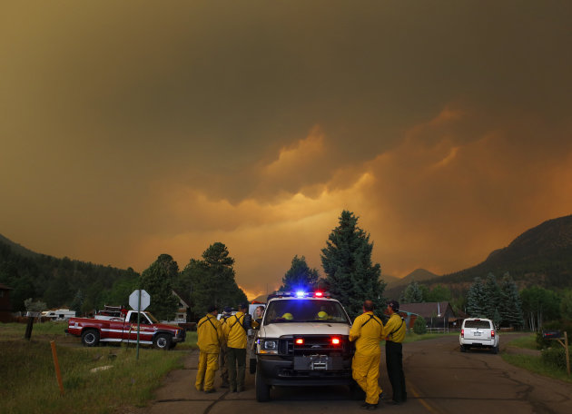 Firefighter optimistic they can save Colorado town - Yahoo! News