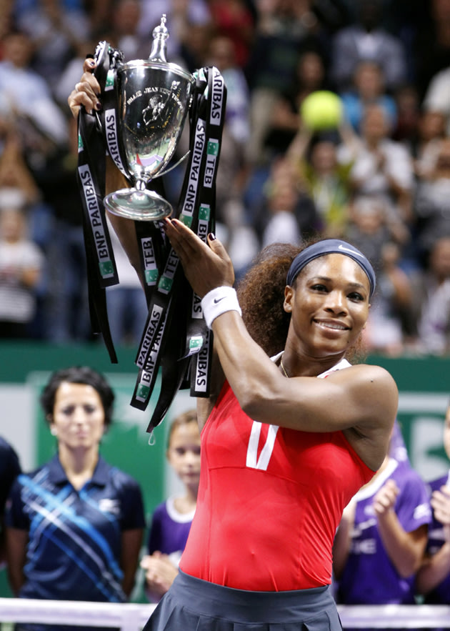 Serena-Williams-Istanbul-Trophy-2012.jpg