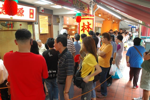 The-queue-is-still-long-at-Lim-Chee-Guan-but-gone-are-the-days-when-the-wait-was-eight-hours..jpg
