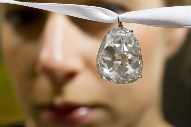 13 Perhiasan Paling Terkenal Di Dunia [ www.BlogApaAja.com ]