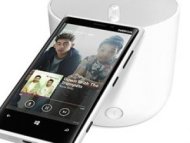 在智慧型手機大戰中被蘋果、三星打得潰不成軍的諾基亞，現傳出最新款旗艦機「Lumia 920」將打價格割喉戰，以低價搭配電信合約，期能提升整體銷售率。據外媒報導，Lumia 920搭配電信業「AT&T」兩年合約，售價為149.99美元。