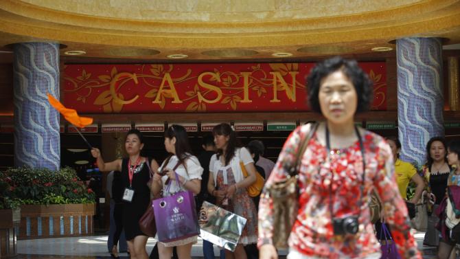 Singapore casinos brace for battle as VIP volumes fall - Yahoo Finance