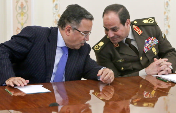 كيف استقبلت روسيا السيسي وزير دفاع مصر؟ 469132989-jpg_150830