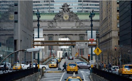 Una vista de la parte delantera de la Grand Central Terminal mirando hacia el norte de Park Avenue en Nueva York. EFE/Archivo