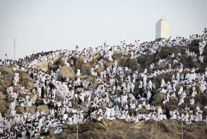 Muslims stone 'devil' at hajj as Eid feast begins Part-NIC-Nic6374998-1-1-0