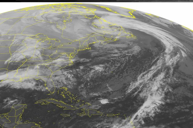<p>               This NOAA satellite image taken Monday, Dec. 24, 2012 at 01:45 AM EST shows a low pressure system over eastern Canada with a cold front stretching across the central Atlantic Ocean. A low pressure system is moving across the Mississippi Valley into the southeastern United States with areas of rain and scattered thunderstorms. Father north, snow showers are seen over the Mid-West. (AP PHOTO/WEATHER UNDERGROUND)