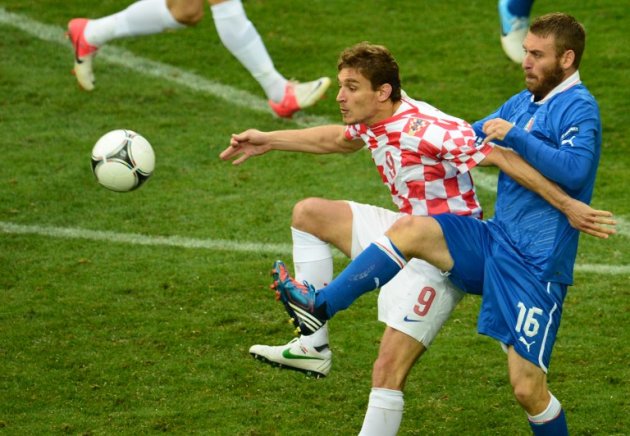 صور: كرواتيا ترسخ عقدتها لدى المنتخب الإيطالي بتعادل في يورو 2012 000-Par7162720-jpg_180620