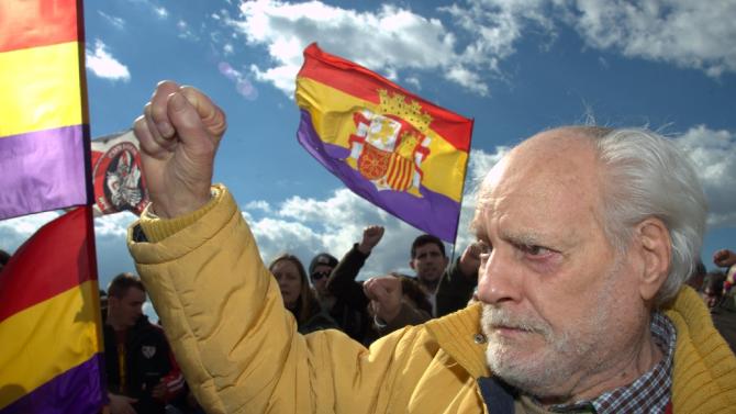 Patricio Azcarate Diz during a march called by the Friends of International Brigades Association to commemorate . - Part-DV-DV1975988-1-1-0