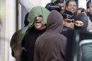Uno de los presuntos etarras detenidos en Montpellier grita durante su arresto