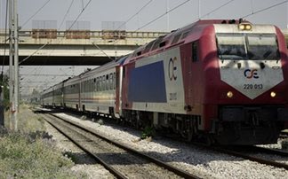 Παραλίγο τραγωδία: Τρένο συγκρούστηκε με αυτοκίνητο στη γραμμή Αθήνα-Αλεξανδρούπολη
