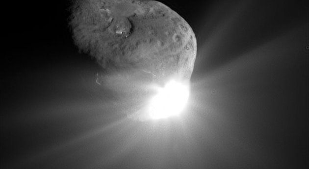 Nuevo asteroide gigante amenaza a la Tierra Pia02137-640