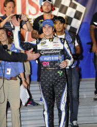 Nelsinho Piquet comemora vitória em Las Vegas pela Nascar Truck Series, em setembro de 2012 (Foto: Getty Images)