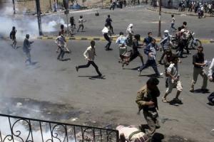 Anti-Houthi protesters seek refuge as pro-Houthi police &hellip;