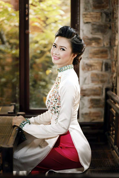 Một số gương mặt xinh xắn của Hoa hậu Phụ nữ Việt Nam qua ảnh 2012 như Bùi Thúy Hạnh (Hải Phòng).