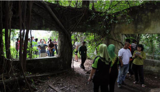 Hilang di Vila Angker, Remaja Malaysia Bikin Heboh  