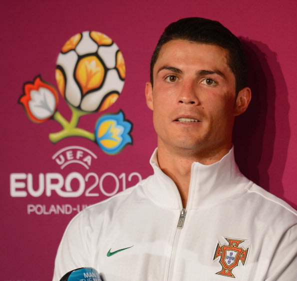 Piala Eropa 2012 : Macam-macam Gaya Rambut Cristiano Ronaldo [ www.BlogApaAja.com ]