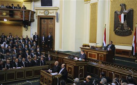 الرئيس مرسي: الاقتصاد نما 2.6% في يوليو-سبتمبر 2012 2012-12-29T192237Z_2_ACAE8BS1HTE00_RTROPTP_2_OEGBS-EGYP-ECONOMY-MN7