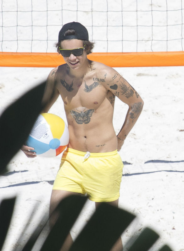 Harry Styles Flashes Amazing Abs As He Plays Shirtless Beach Volleyball