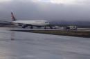 Passengers in emergency landing leave AK airport