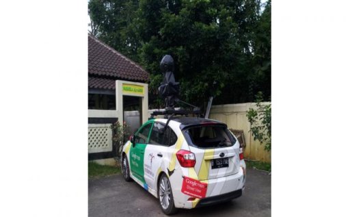 Mobil Google Street View Dirusak Massa Usai Tabrak Angkot