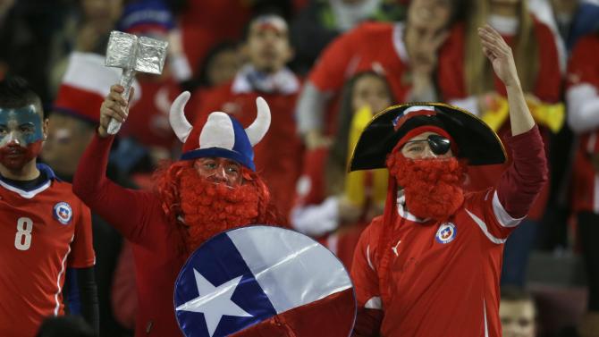 Chile&#39;s fans cheer before a Copa America semifinal soccer match between Chile and Peru at the National Stadium in Santiago, Chile, Monday, June 29, 2015. (AP Photo/Ricardo Mazalan)