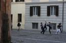 Roma, ragazzini giocano a pallone vicino al Vaticano
