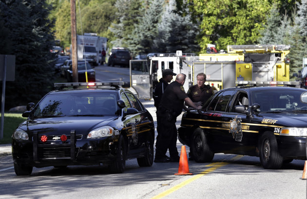 Police: Officer fatally shot in suburban Detroit - Yahoo! News