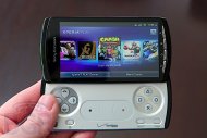 Sony confirms Xperia Play will remain on Gingerbread due to gaming issues